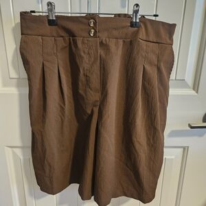 Brown Pleated High-Waist Shorts